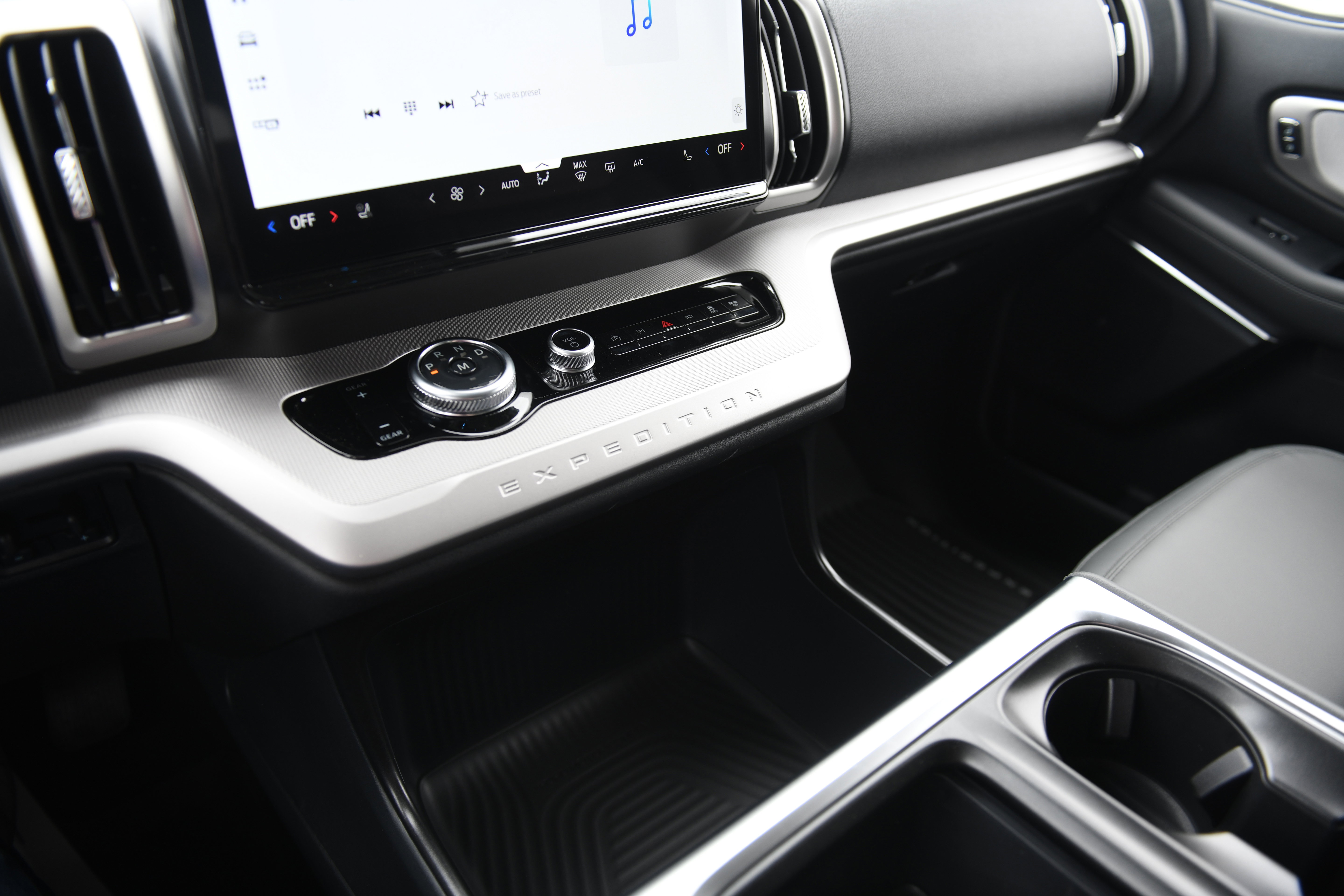 New 2026 Ford Expedition Active RWD image 30