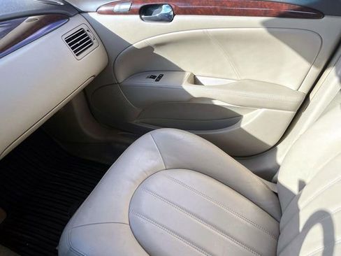 Used 2009 Buick Lucerne CXL image 26