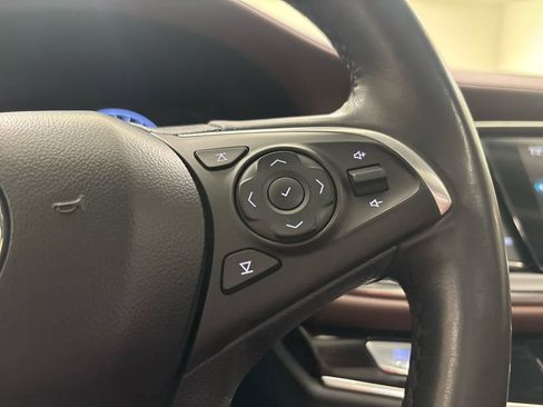 Used 2018 Buick Enclave Avenir w/ Avenir Technology Package image 27