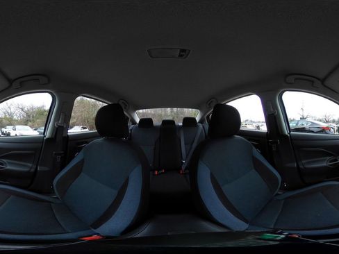 Used 2025 Nissan Versa SV image 40