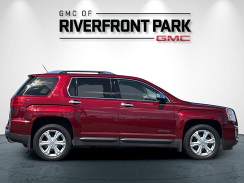 Used 2017 GMC Terrain SLT w/ Driver Alert Package I AWD/4WD image 2