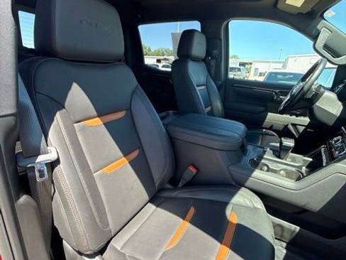 Used 2025 GMC Sierra 1500 AT4 w/ AT4 Premium Package AWD/4WD image 26
