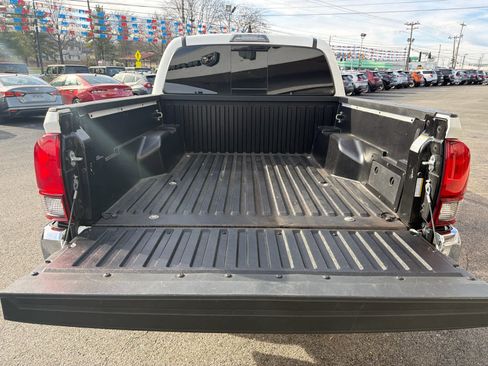 Used 2021 Toyota Tacoma SR5 image 10