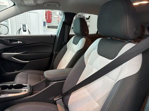 Certified 2025 Chevrolet Trax LS FWD image 14