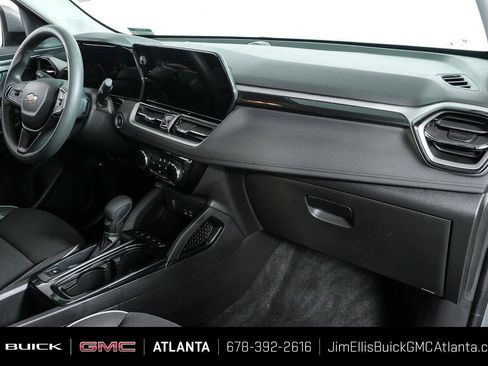 Used 2025 Chevrolet TrailBlazer LT AWD/4WD image 21