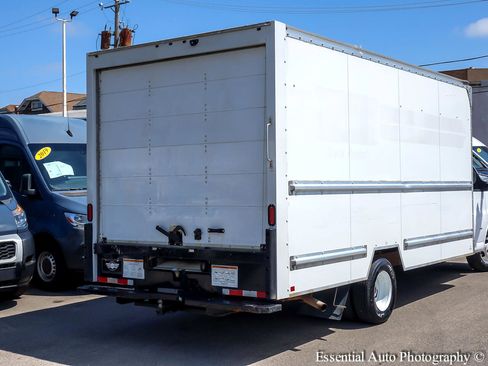 Used 2019 GMC Savana 3500 Extended w/ Driver Convenience Package image 7