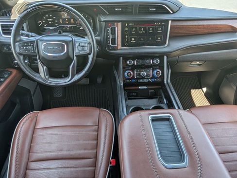 Used 2023 GMC Yukon XL Denali Ultimate AWD/4WD image 8