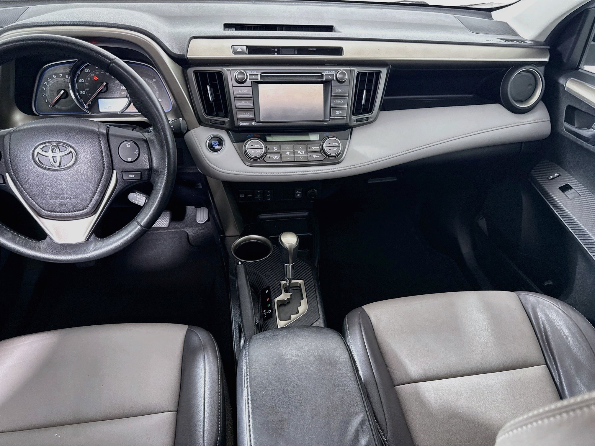 Used 2015 Toyota RAV4 Limited FWD image 23