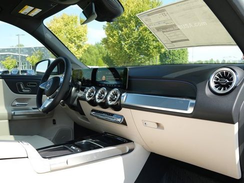 Certified 2026 Mercedes-Benz GLB 250 4MATIC image 44