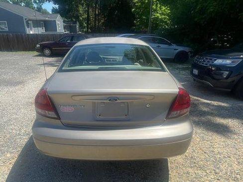 Used 2006 Ford Taurus SE FWD image 4