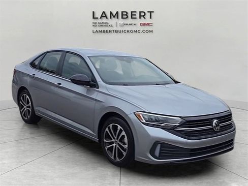 Used 2022 Volkswagen Jetta Sport image 7