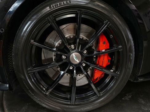 Used 2019 Aston Martin V8 Vantage Coupe image 10