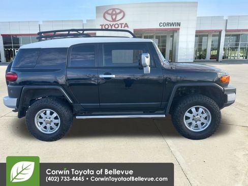 Used 2013 Toyota FJ Cruiser 4WD w/ Convenience Pkg image 6