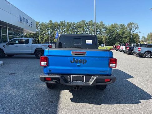 Used 2021 Jeep Gladiator Sport AWD/4WD image 4