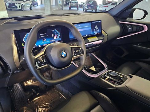 Used 2025 BMW X3 xDrive30i w/ Premium Package AWD/4WD image 2