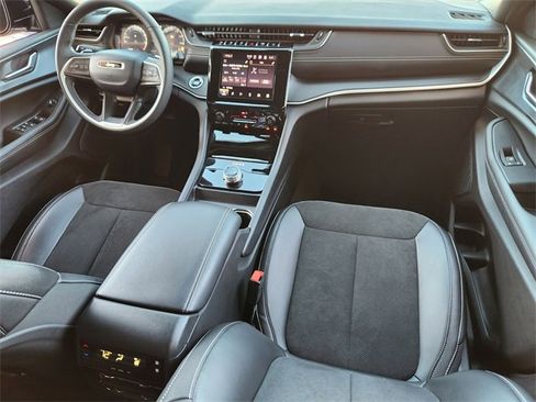 Certified 2025 Jeep Grand Cherokee L Altitude image 22