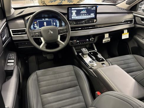 New 2026 Mitsubishi Outlander SE FWD image 7
