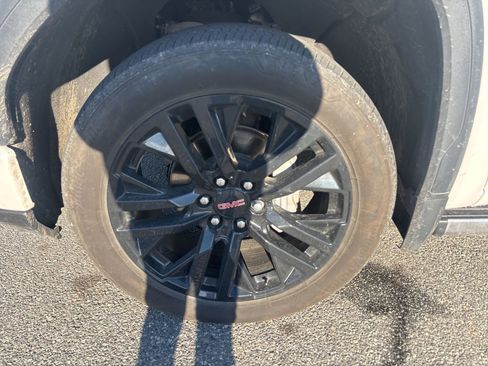 Used 2024 GMC Sierra 1500 Denali w/ Technology Package image 11