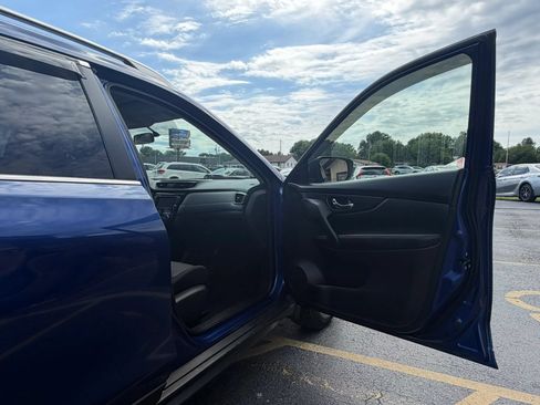 Used 2018 Nissan Rogue SV FWD image 42