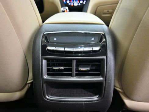 Used 2017 Cadillac XT5 Premium Luxury w/ LPO, Wheel Lock Package AWD/4WD image 28