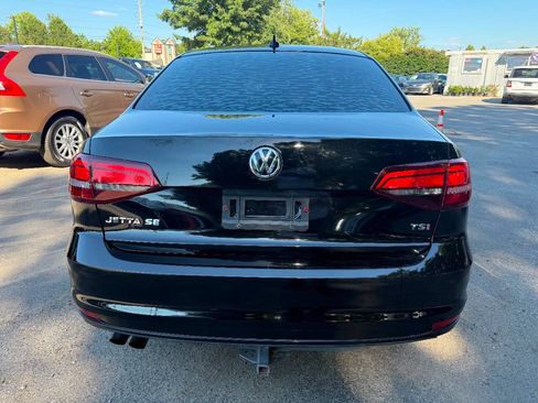 Used 2017 Volkswagen Jetta SE FWD image 5