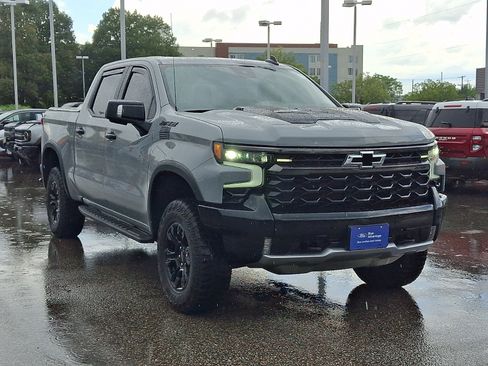 Used 2025 Chevrolet Silverado 1500 ZR2 w/ Technology Package AWD/4WD image 2