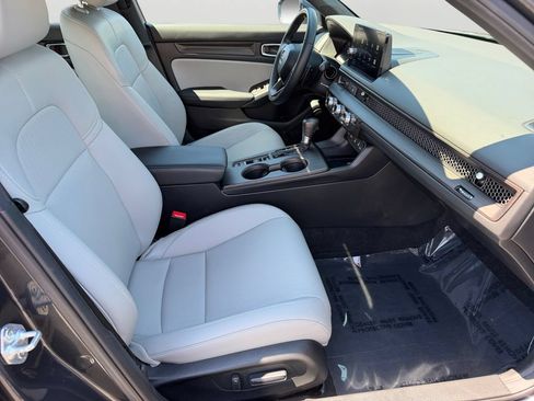 Used 2025 Honda Civic Sport Touring image 8