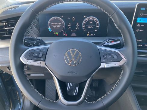 New 2026 Volkswagen Tiguan SE image 18