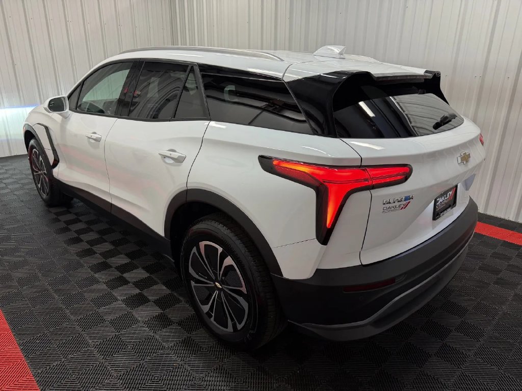 Used 2024 Chevrolet Blazer EV LT AWD/4WD image 2