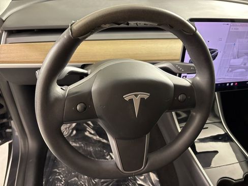 Used 2020 Tesla Model Y Long Range image 28