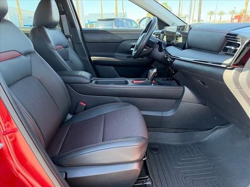 Used 2025 Nissan Kicks SR image 12