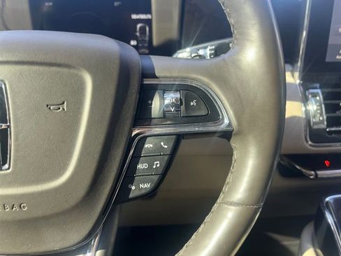 Used 2020 Lincoln Navigator Reserve w/ Luxury Package image 16