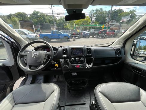 Used 2018 RAM ProMaster 2500 w/ Interior Convenience Group FWD image 21