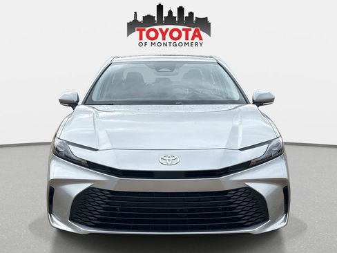 Used 2025 Toyota Camry LE w/ Convenience Package image 8