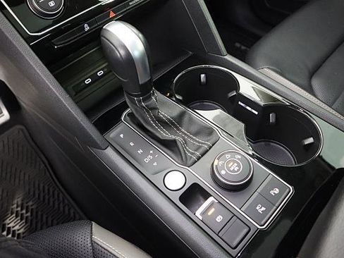 Used 2021 Volkswagen Atlas SEL Premium image 34