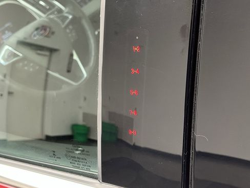 Used 2019 Ford Edge SEL image 9