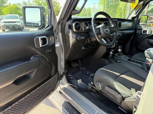 Used 2021 Jeep Wrangler Sport AWD/4WD image 13