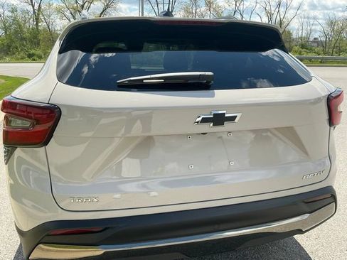 New 2026 Chevrolet Trax ACTIV w/ Sunroof Package FWD image 10