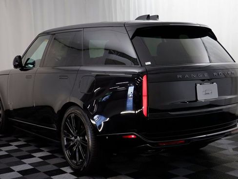 New 2025 Land Rover Range Rover SE AWD/4WD image 19
