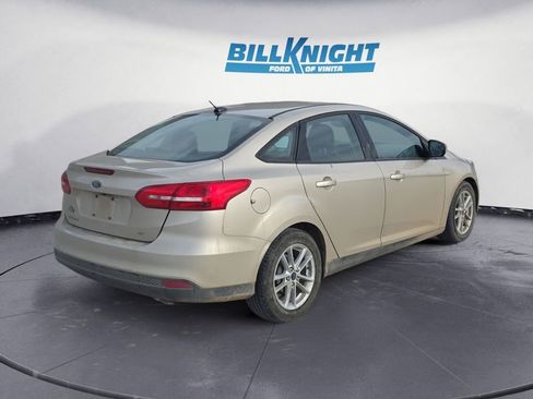 Used 2017 Ford Focus SE image 5