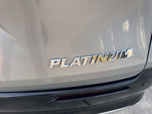 Used 2025 Toyota Sienna Platinum image 33