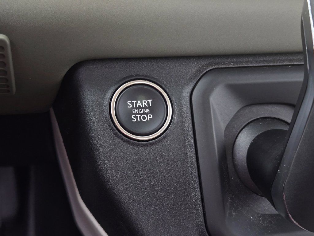 Used 2025 Land Rover Defender 110 S AWD/4WD image 23