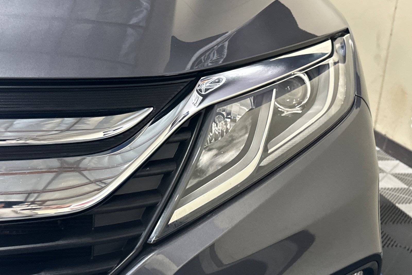 Used 2018 Honda Odyssey EX-L image 49