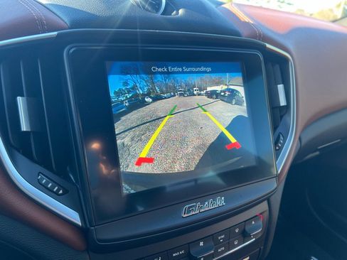 Used 2018 Maserati Ghibli image 25