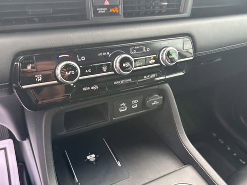 Used 2025 Honda Pilot EX-L image 23