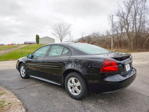 Used 2006 Pontiac Grand Prix w/ Sun And Sound Package image 5