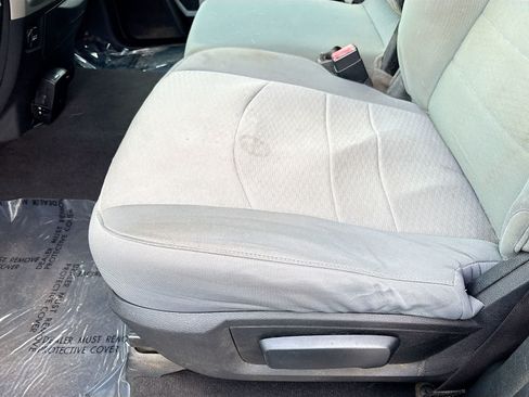 Used 2017 RAM 1500 SLT RWD image 17