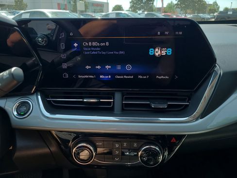 Used 2025 Chevrolet Trax LT FWD image 20