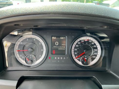 Used 2022 RAM 1500 Tradesman w/ Chrome Appearance Group AWD/4WD image 14