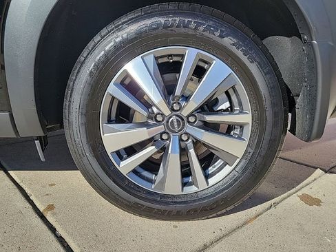 Used 2024 Nissan Pathfinder SL image 9